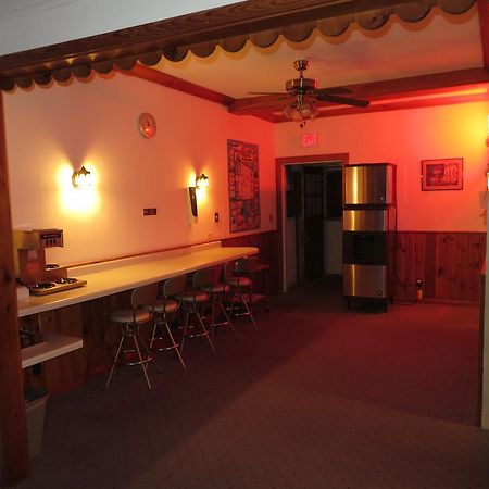 Travelers Inn Motel Eagle River Eksteriør billede