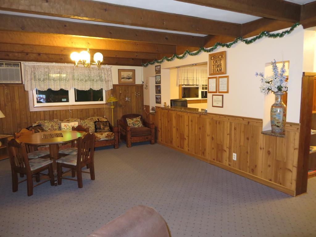 Travelers Inn Motel Eagle River Eksteriør billede