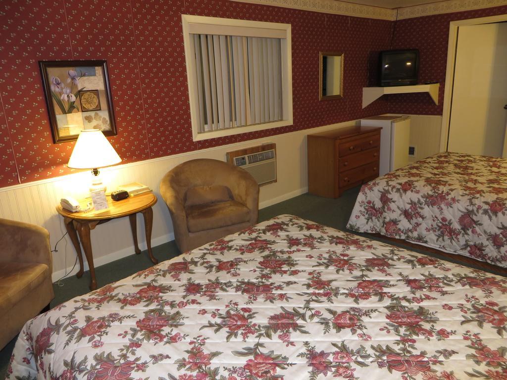 Travelers Inn Motel Eagle River Værelse billede